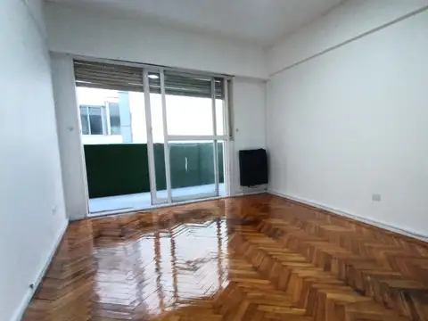 Muy luminoso  2 ambientes con lavadero y comedor diario