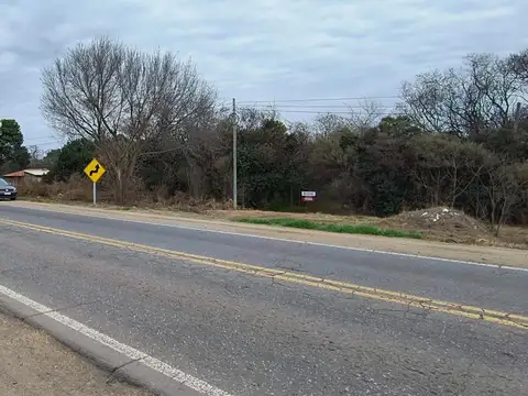 Galpón sobre Ruta 1 a 3,4 km rotonda de entrada a Merlo