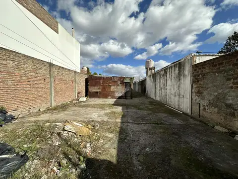 Victorica 936 entre Av. Montevideo y