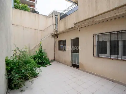 Casa en Alquiler con 1 cochera