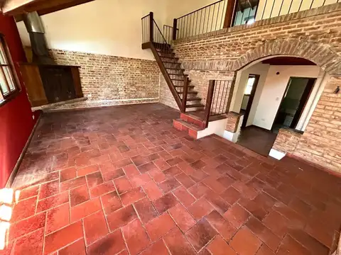 Casa en Venta en Barrio Parque Leloir, USD 220.000