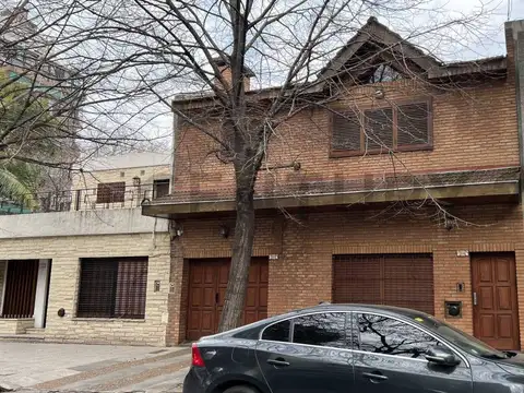 Venta Casa Saavedra con quincho, patio, terraza y garage. Oportunidad!