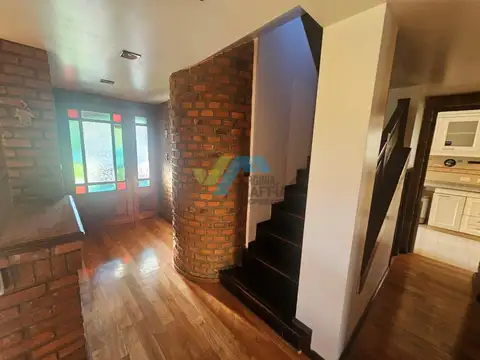 Casa 5 ambientes con 4 baños