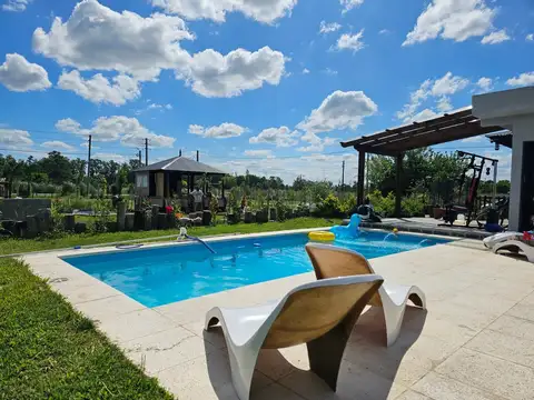 Venta casa 3 ambientes Canning con Pileta