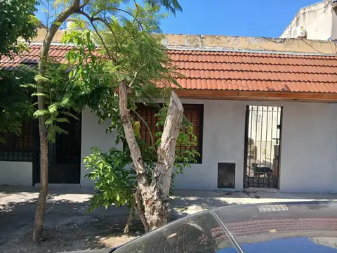 DEPARTAMENTO 2 AMBIENTES T/CASA CON PATIO INDIVIDUAL Y PATIO DE USO COMÚN. MANSILLA 1318 AVELLANEDA direccion Mansilla 1318, Avellaneda