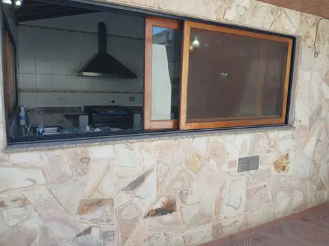 DEPARTAMENTO 2 AMBIENTES T/CASA CON PATIO INDIVIDUAL Y PATIO DE USO COMÚN. MANSILLA 1318 AVELLANEDA direccion Mansilla 1318, Avellaneda