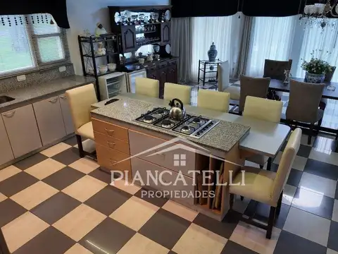 Casa con 5 dormitorios en Country San Diego