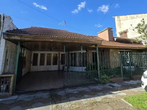 Ayacucho 700