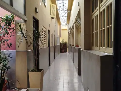 Amplio Dpto en Alquiler sobre la peatonal