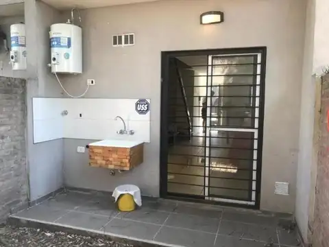 Casa 3 ambientes con 2 baños