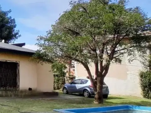 Casa Quinta en venta - 2 Dormitorios 1 Baño - Moreno