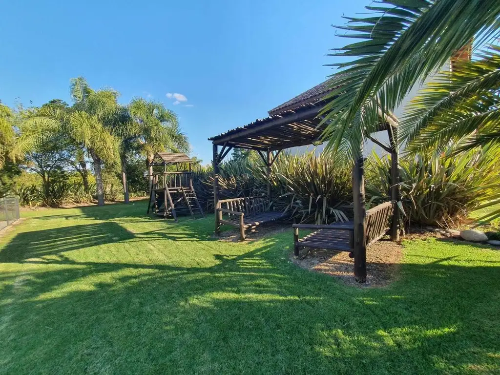 Áreas comunes piscina, juegos, club-house en La Honorata