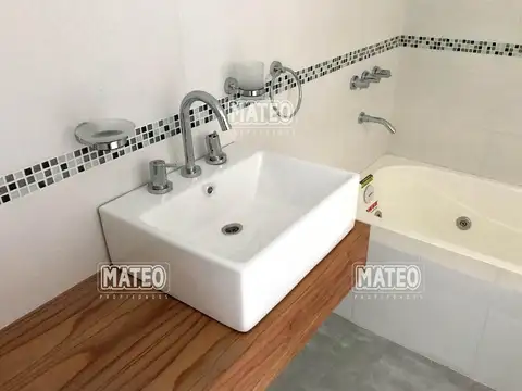 Amplio Departamento de Tres Ambientes