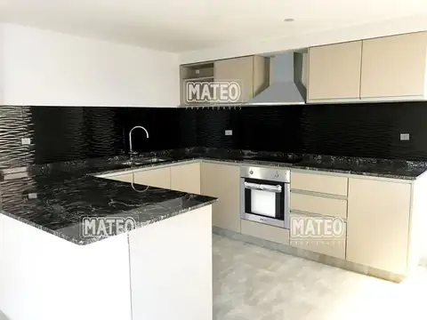 Amplio Departamento de Tres Ambientes