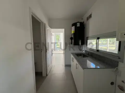 Casa en Venta con 4 cocheras