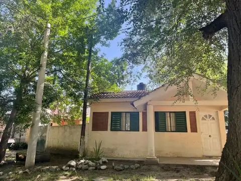 Venta en Alta Gracia 1 casa y 1 departamento