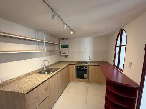 Depto Tipo Casa en Venta en Abasto, USD 140.000