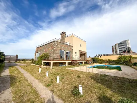 EXCLUSIVO COMPLEJO FRENTE AL MAR EN VILLA GESSEL