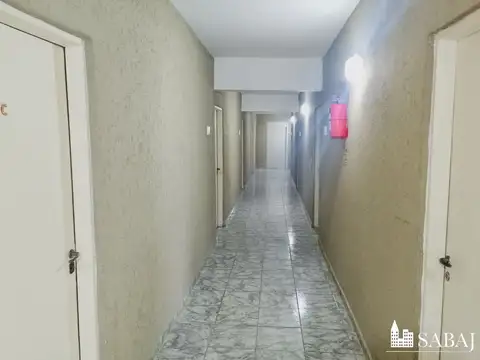Trole 300, Piso 2