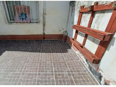 Depto Tipo Casa 5 ambientes con 2 baños