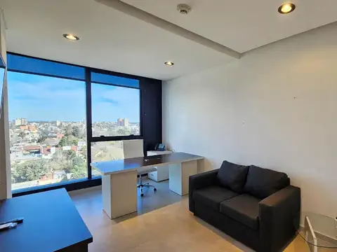 Oficina 2 ambientes con 4 baños