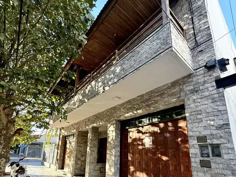 Venta de Casa en Duplex 3 ambientes con cochera en San Justo (Centro)