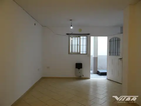 Depto Tipo Casa en Alquiler de Monoambiente