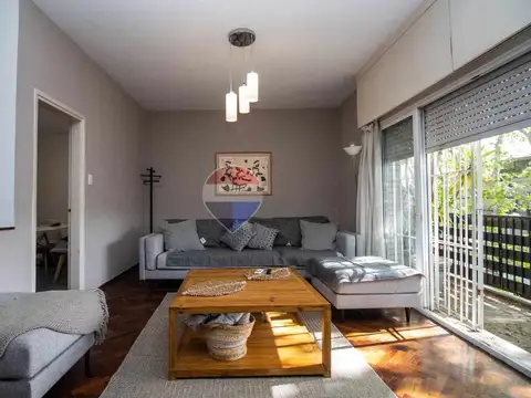 Casa 6 ambientes con 2 baños