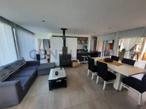 Casa en Venta en Coronel Vidal, USD 135.000