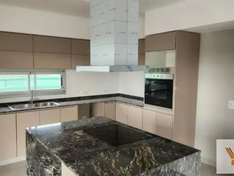 Casa en Venta en Guernica, USD 280.000