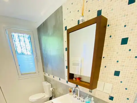 Casa en Venta con 4 cocheras