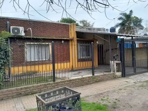 CASA 4 AMBIENTES EN VENTA CON JARDIN EN GLEW