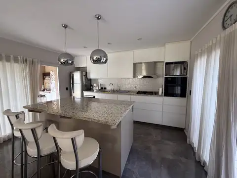Casa 3 ambientes con 3 baños