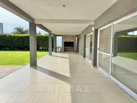 Casa 7 ambientes con 3 baños