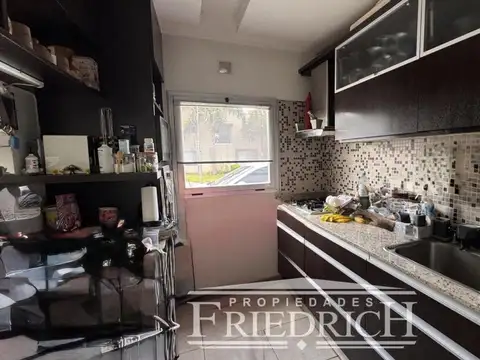 Casa 4 ambientes con 4 baños