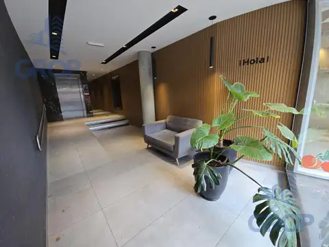 Venta 2 ambientes. Baño en suite, toil y balcón. A mts de Av Scalabrini Ortiz. A estrenar.