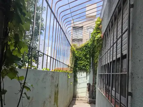Depto Tipo Casa en Venta al Este