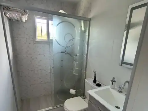 Casa 3 ambientes con 2 baños