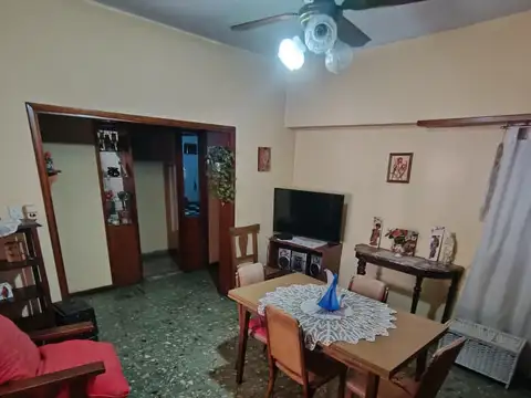 Casa 3 ambientes con 2 baños