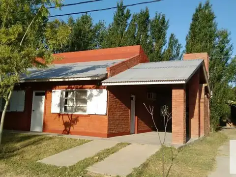 Casas en venta - 4 dormitorios 2 baños - 450mts2 - Balneario Marisol