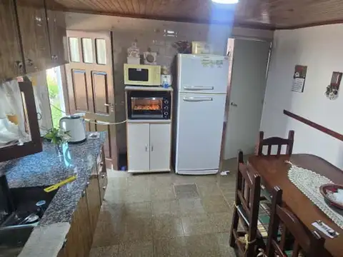 Casa 8 ambientes con 1 baño