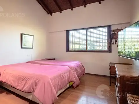 Venta Casa Quinta, 4 amb con importante lote y pileta en Malvinas Argentinas