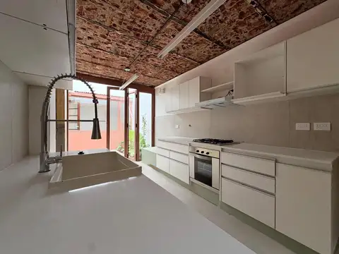 Casa 4 ambientes totalmente remodelada en venta en Villa Devoto
