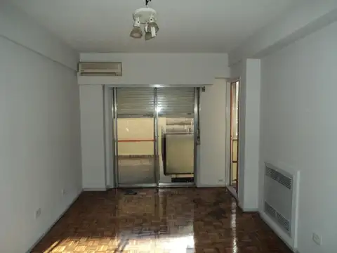 VENTA 2 Amb Cfte A/prof C/PATIO OPORTUNIDAD