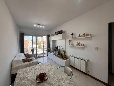 Departamento 2 dormitorios  con cochera cubierta en Venta Calle 6 e/ 35 y 36 La Plata