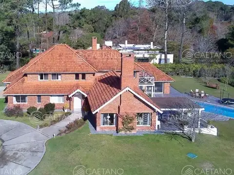 Casa 6 ambientes con 6 baños