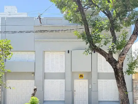 Casa 8 ambientes con 2 baños