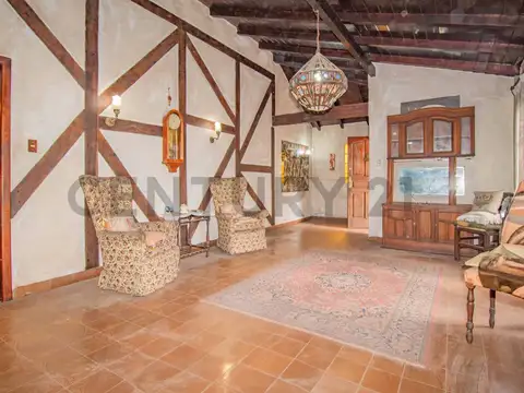 Casa en Venta con 2 cocheras
