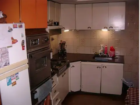 CASA 2 DORMITORIOS CON LOCAL O GARAGE 119 m2 CUBIERTOS