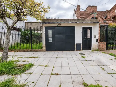 PH 3 AMBIENTES EN VENTA CON PATIO, DON BOSCO
